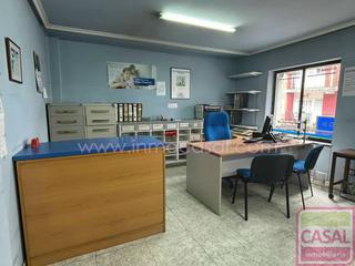 Geschäftsraum in La Felguera. En venta oficinas este primer piso de un edifico céntrico se dis