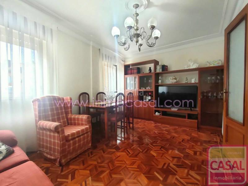 Foto 8f7e4677-34ef-40e5-b96b-b3d262079f8e. Etagenwohnung mit heizung in Centro Avilés