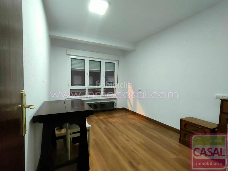 Foto f919cc98-cd4e-4ea4-8df1-c61d563b3125. Etagenwohnung mit heizung in Centro Avilés