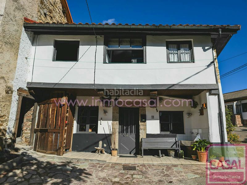 Foto cc684304-2896-41ad-8212-dd3432837ee2. Casa amb calefacció aparcament a Caso