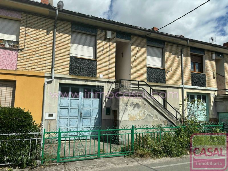 Foto 39052ceb-4a75-4f9e-a16d-b14ab6db3f2c. Casa amb calefacció a Laviana