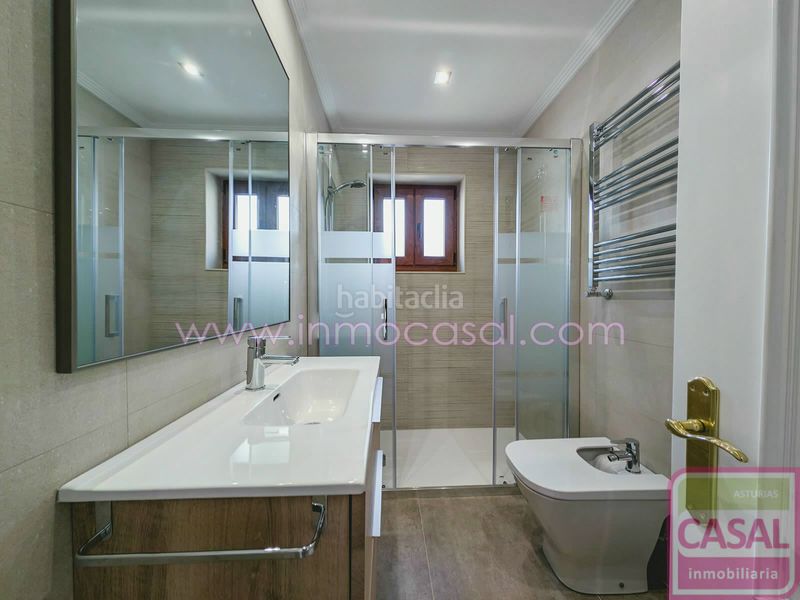 Foto dfed25d3-ed89-42f0-b830-682230ec3e90. Casa amb calefacció aparcament a Carbayin-Lieres-Valdesoto Siero