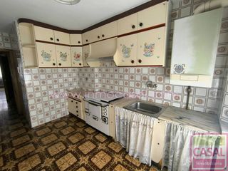 Appartamento in La Felguera. Se vende piso en el centro de la felguera, consta de tres amplio