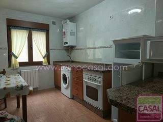 Miete Etagenwohnung in Sama. Piso disponible para alquilar. tercera planta sin ascensor, dos