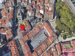 Appartement à Centro. Se vende ático en la plaza de la merced, con materiales de lujo