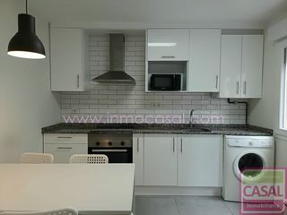 Miete Etagenwohnung in La Felguera. Piso de alquiler en el centro de la felguera con ascensor y port