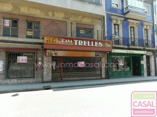 Gebäude  Libertad. Edificio en venta en pola de laviana ubicación ideal para cualqu