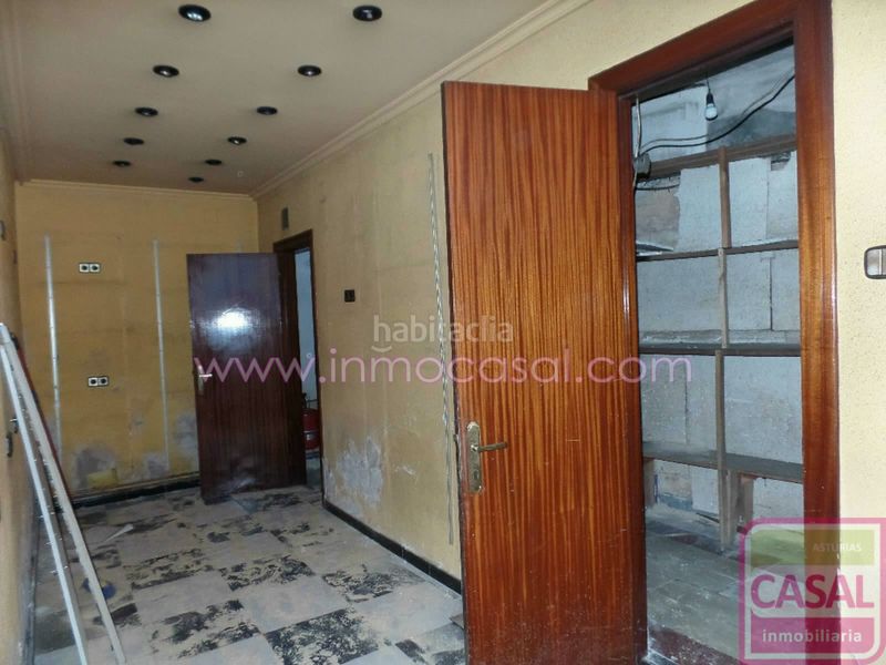 Foto e1f1fe26-59a7-4d2d-a311-c1756935097d. Edifici a Laviana