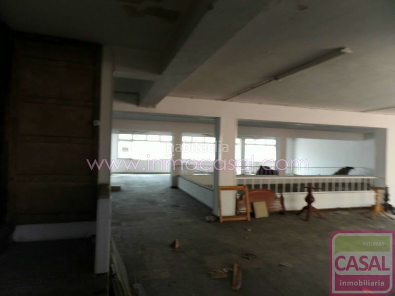 Foto ff2580ff-0e5d-4fb4-aa04-32fd7c67e32e. Edifici a Laviana