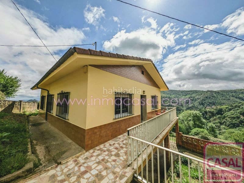Foto a8bd5937-ac69-4280-a5f9-3a1facedffc3. Casa amb calefacció a Morcín