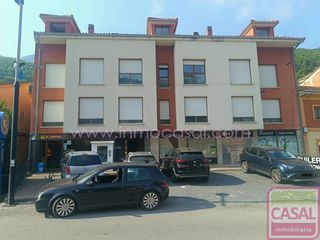 Appartement à Aller. Se vende un atico en felechosa. un cuarto con ascensor, con dos