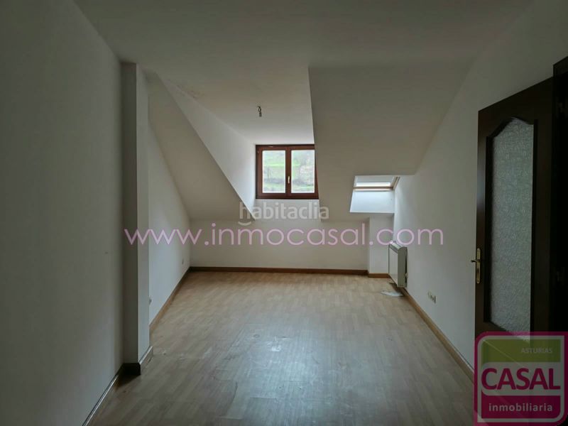 Foto a09e4f4c-901d-4af4-9ec8-aa1bab5962d2. Pis amb calefacció aparcament a Aller