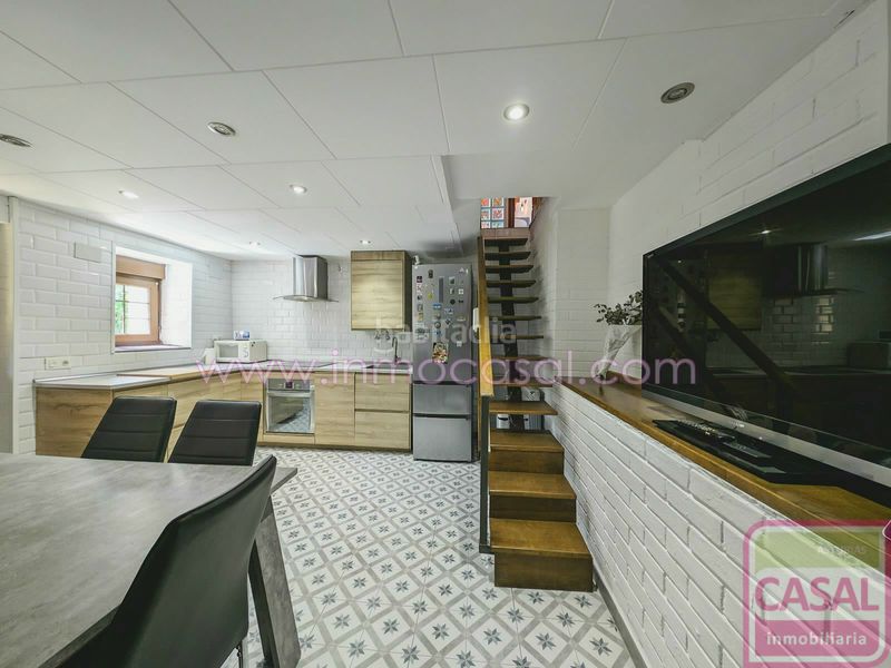 Foto 2ecdc8aa-fa5e-4782-92e8-87621101d7f8. Casa amb calefacció aparcament a San Martín del Rey Aurelio