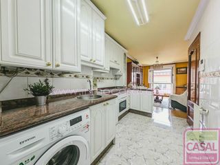 Appartement à La Villa - Bazuelo. En venta apartamento en el centro de mieres, tercera planta con