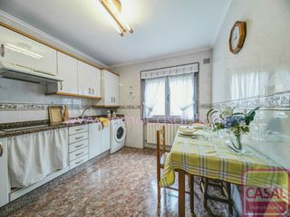 Flat in Sama. Se vende piso en sama de langreo consta de tres dormitorios dos