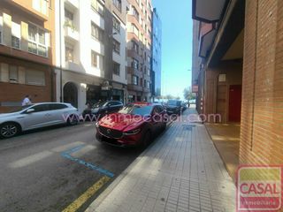 Car parking in Centro. Plaza de garaje en venta junto a la playa de san lorenzo y la pl