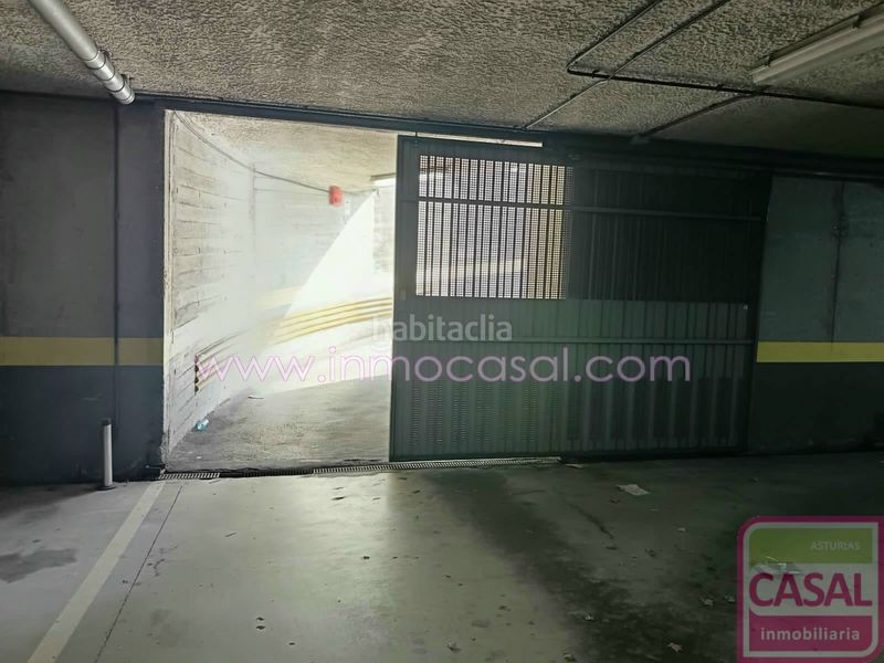 Foto 42a36212-c6fe-4364-8533-10f1e58b7ec8. Aparcament cotxe a La Felguera Langreo