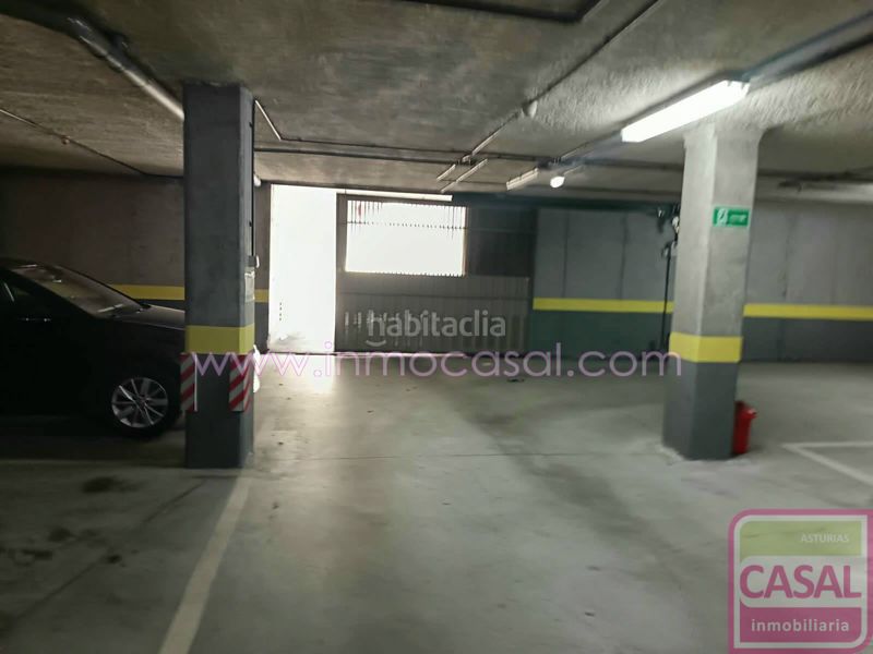 Foto fb375729-5bb7-476d-9443-a964b536169b. Aparcament cotxe a La Felguera Langreo