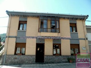 Maison à Zona Rural. Venta de casa en urbiés. dos plantas. cuatro dormitorios. dos co