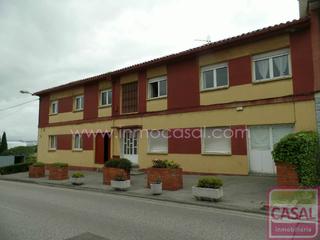 Casa a Verdicio-Bañugues-Cabo Peña. Casa con dos viviendas independientes en primera planta con una