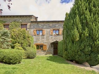 Casa adossada  Mig de guils. Casa adosada en venta en guils de cerdanya