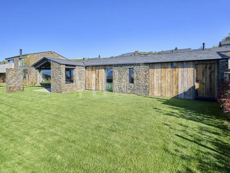 Foto 78484938-a1e2-47e7-9543-2ba8afaa44dd. Casa  en venta en Ger