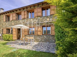 Casa  Puigcerdà. Casa en venda a age