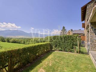 Casa adossada  Els ducs de la cerdanya. Casa adosada en venta en pleta de saga