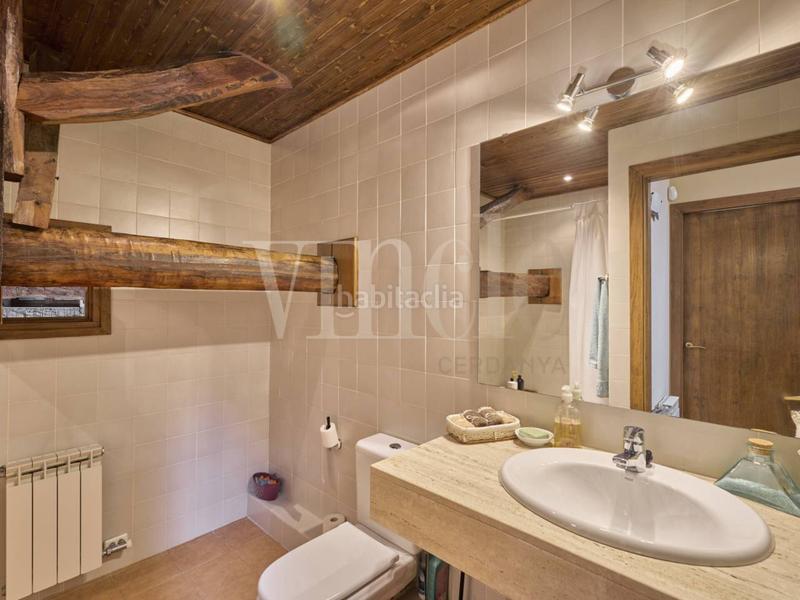 Foto a2f2fa7a-a5c5-4371-a8f1-17bbf34886eb. Casa adosada casa cantonera en venta en Bolvir