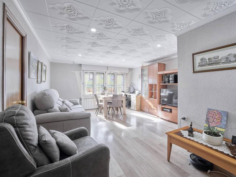 Foto 5c11deff-38a9-4841-8c61-13267c119cf8. Appartement mit heizung in Puigcerdà