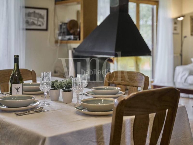 Foto 04d469f5-d680-48f1-9fb3-d65aba3ae363. Casa adosada casa en venta en vilallobent en Puigcerdà
