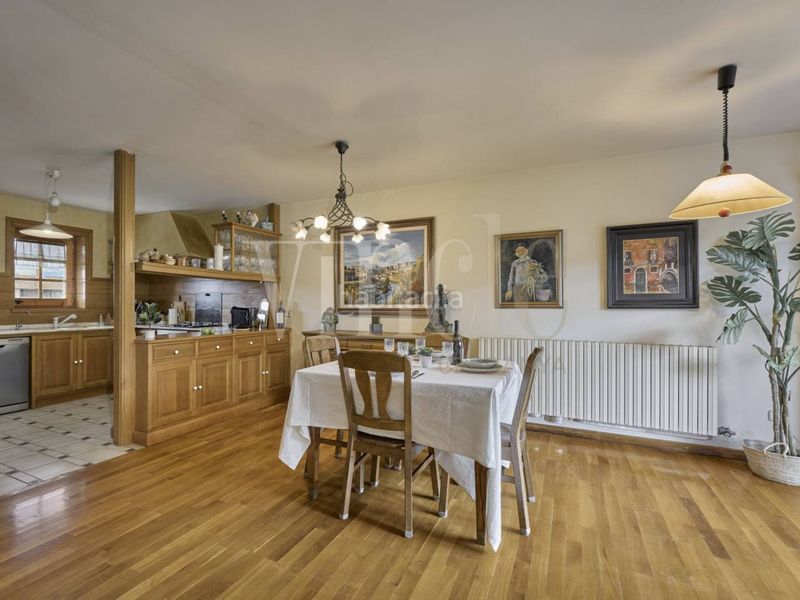 Foto 42159474-1258-42ef-92c8-411f44cb4936. Casa adosada casa en venta en vilallobent en Puigcerdà