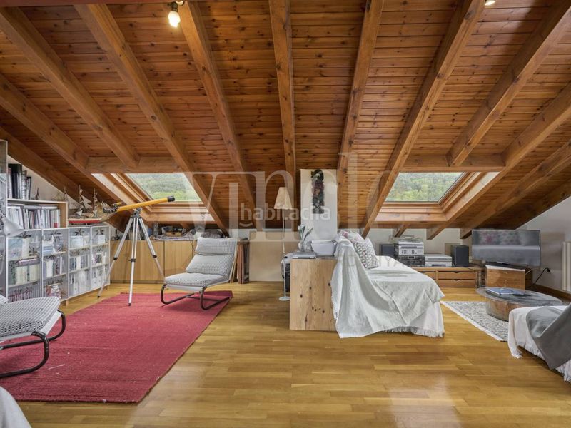 Foto 514da8e5-866d-46c0-8e1f-de287534344a. Casa adosada casa en venta en vilallobent en Puigcerdà