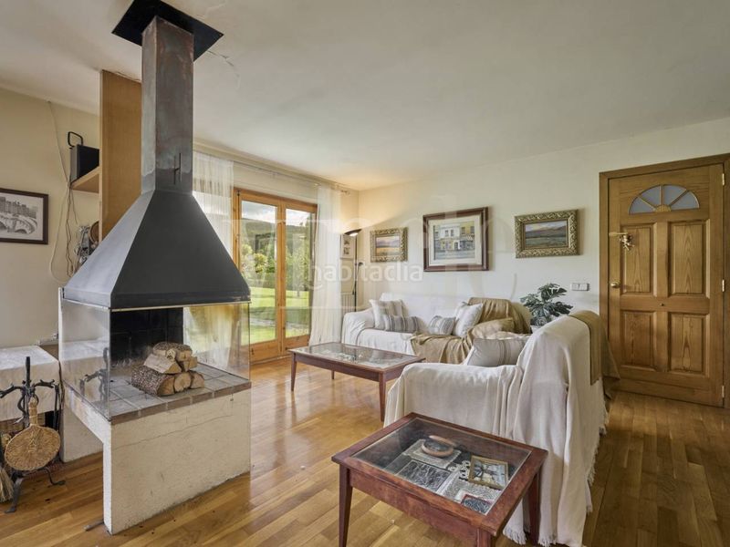 Foto 6b6d4be0-f570-43e3-a180-6aa67aab04a2. Casa adosada casa en venta en vilallobent en Puigcerdà