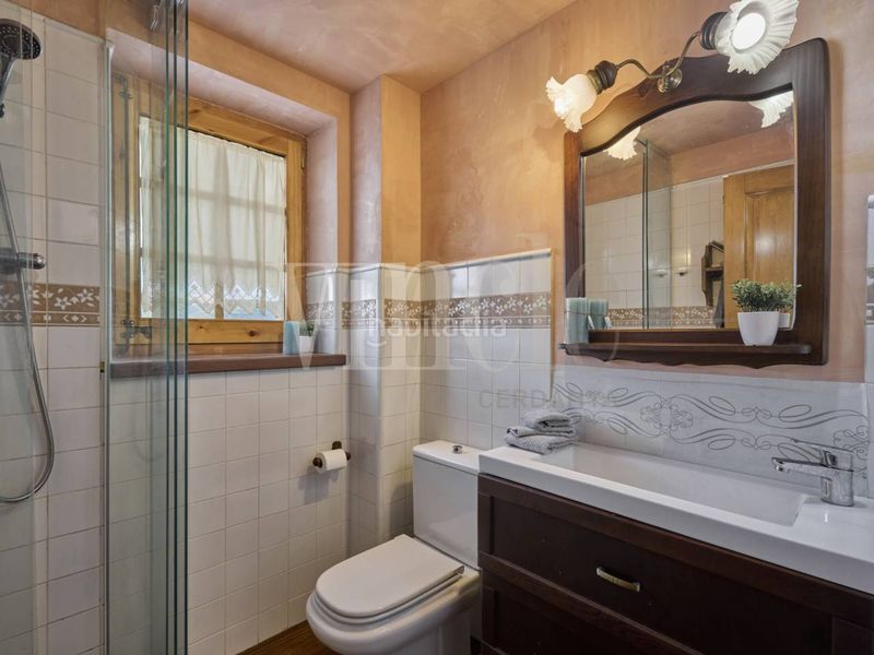Foto 8b4f8f89-4c9e-45f6-8332-cee6387fd79a. Casa adosada casa en venta en vilallobent en Puigcerdà