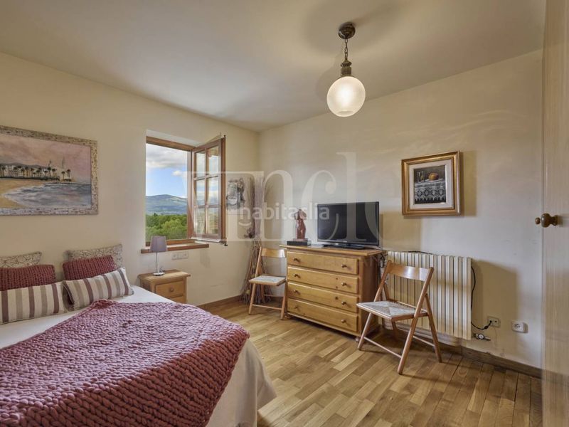 Foto e9245bbe-a33c-439e-8f33-9dd0c951bdf5. Casa adosada casa en venta en vilallobent en Puigcerdà