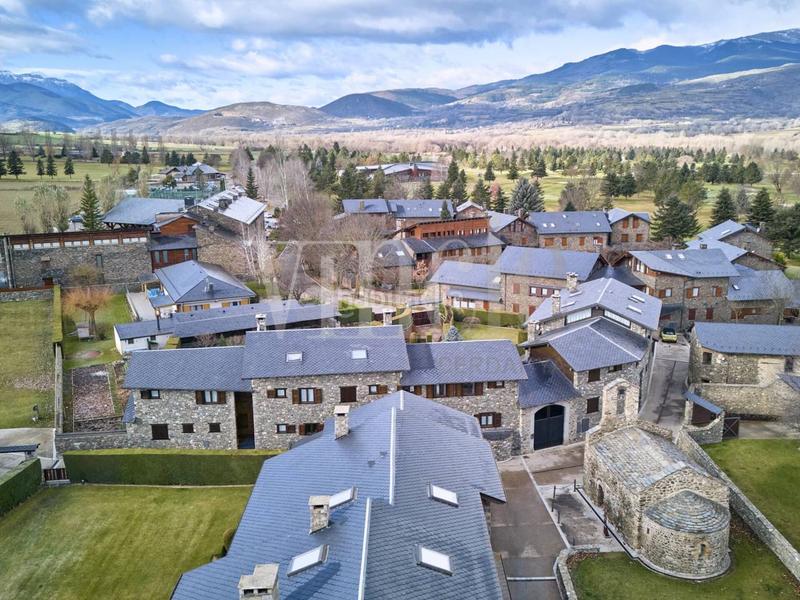 Foto 1c6165bd-bc4d-4510-9ebb-9be0b9025cf5. Reihenhaus mit heizung parking in Fontanals de Cerdanya