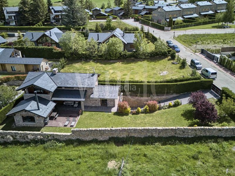 Foto b9655194-b070-4695-acbd-1c8d32d3891d. Casa amb calefacció aparcament a Das