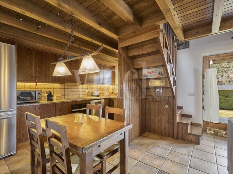 Foto 428f0daf-ead8-441b-89a9-7922285cf510. House with heating parking in Bellver de Cerdanya