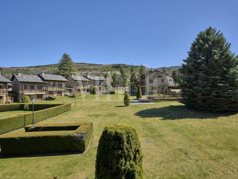 Foto 5dfc0048-851d-4653-bb86-9c3696e7da19. Dúplex amb calefacció aparcament piscina a Fontanals de Cerdanya
