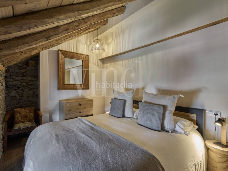 Foto 2f08de3a-e375-4e37-82b0-16e42c2f7bb6. Dúplex  en venta en Osseja