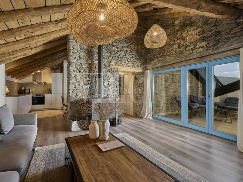 Foto 5337de01-5a9d-4bb3-ba2a-c312d1dc4707. Dúplex  en venta en Osseja