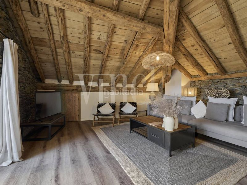 Foto 5e0a1747-5ce7-498a-9cd8-66221e6859a2. Dúplex  en venta en Osseja