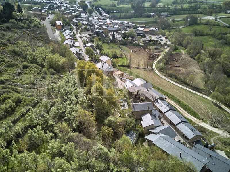 Foto 2a32b21b-c3d0-4688-ad06-dfc8859deb14. Terreny residencial a Ger