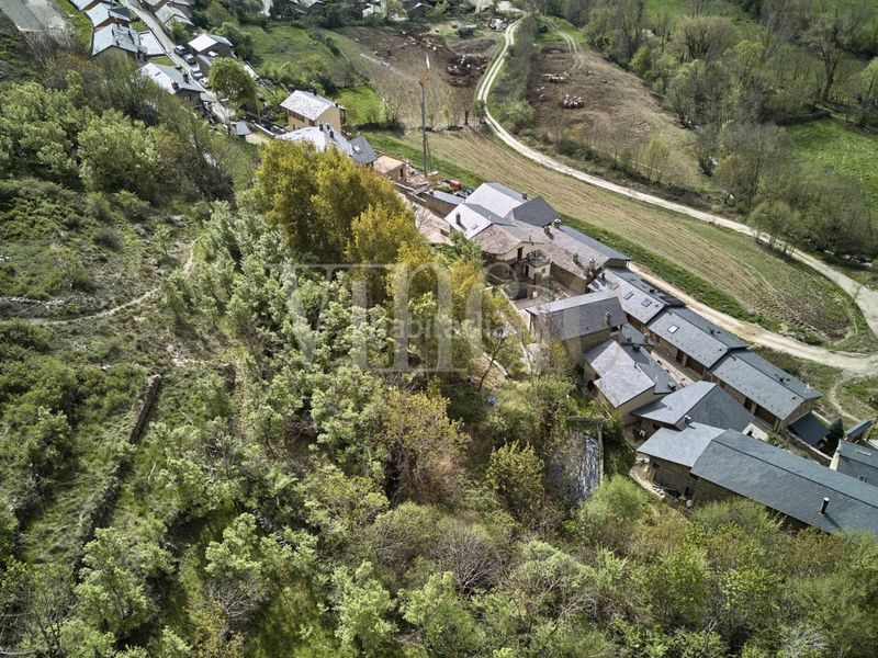 Foto a6c75a9d-0308-424a-a844-50e97728d357. Terreny residencial a Ger