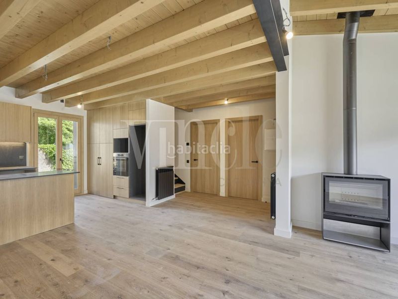 Foto 0bdd95e5-8a94-4e30-ac63-a4805a01b580. Casa adossada amb calefacció aparcament a Puigcerdà