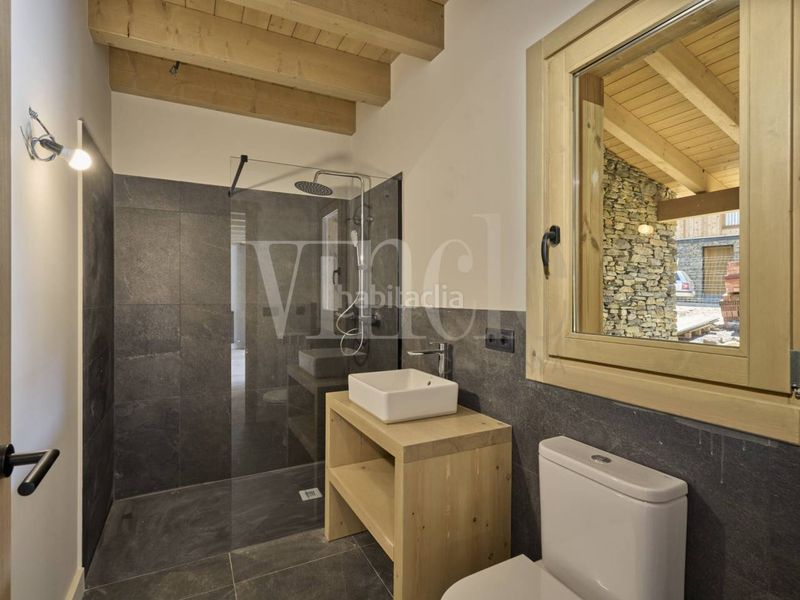 Foto 0ce9ffb6-0360-4b33-ba85-7d721f7b939e. Casa adossada amb calefacció aparcament a Puigcerdà