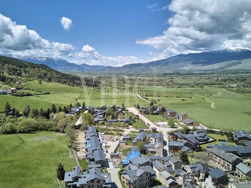Foto 4bbc87fc-a96c-463d-95d6-c02e7ca4c6ac. Casa adossada amb calefacció aparcament a Puigcerdà