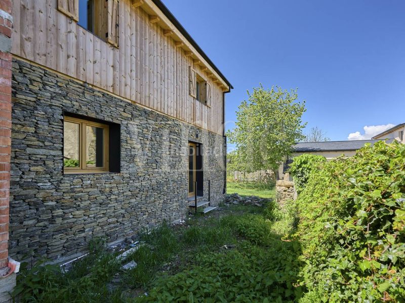 Foto 9ca3f637-8308-4b5a-b163-5567476c7430. Casa adossada amb calefacció aparcament a Puigcerdà