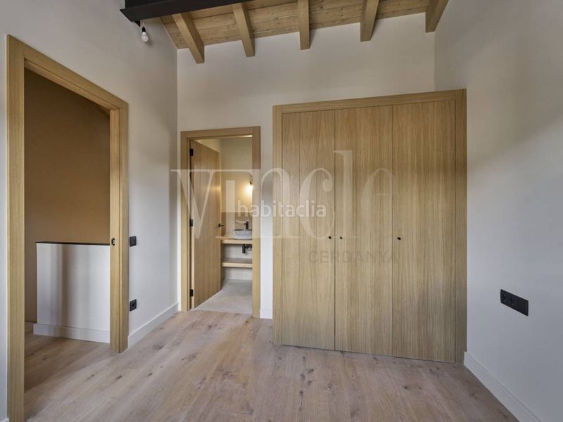 Foto e09f43a3-122a-4576-aef3-ca2d628f783f. Casa adossada amb calefacció aparcament a Puigcerdà